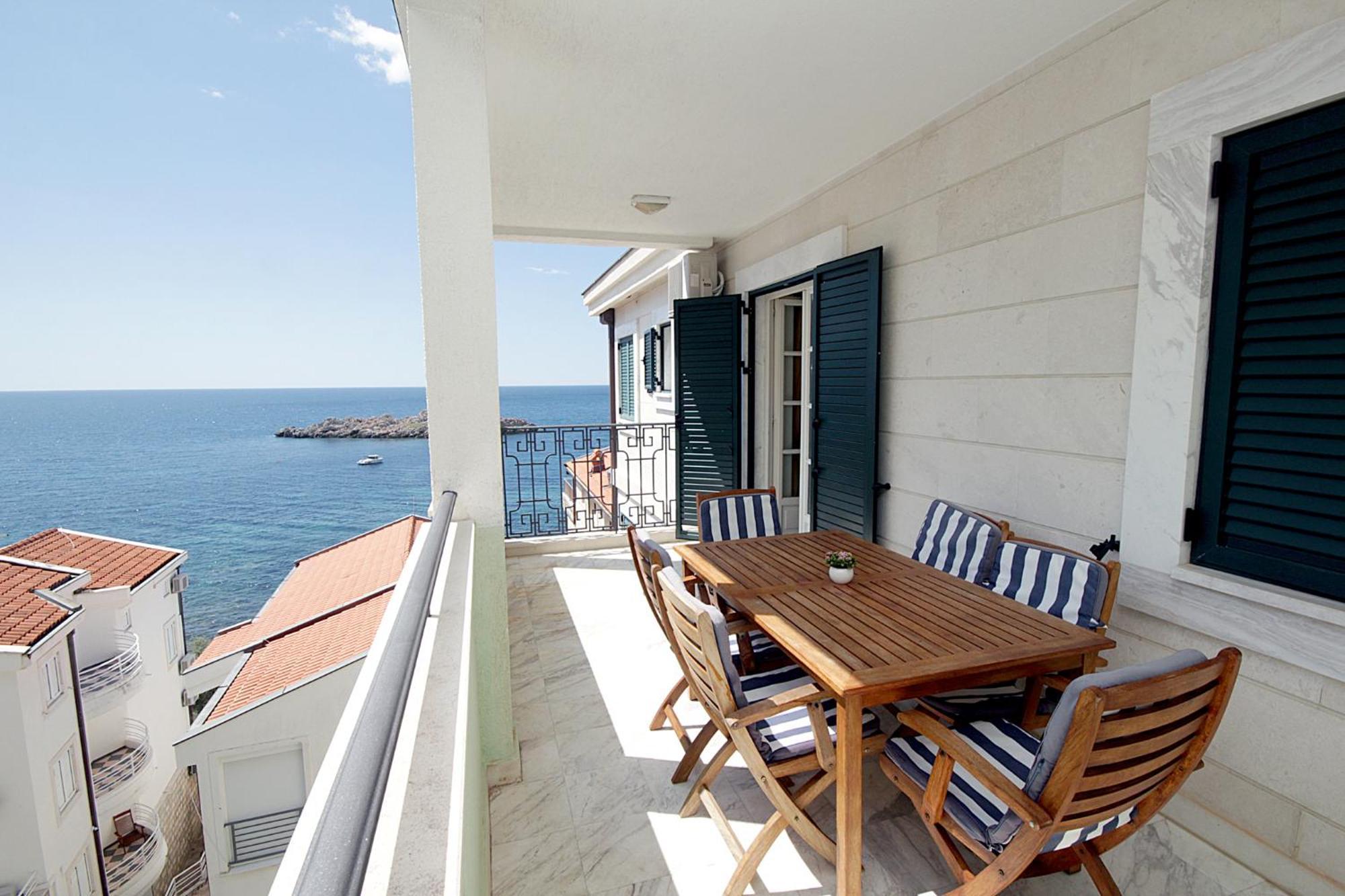 Montesan Luxury Apartment Beach Front Sveti Stefan Bagian luar foto