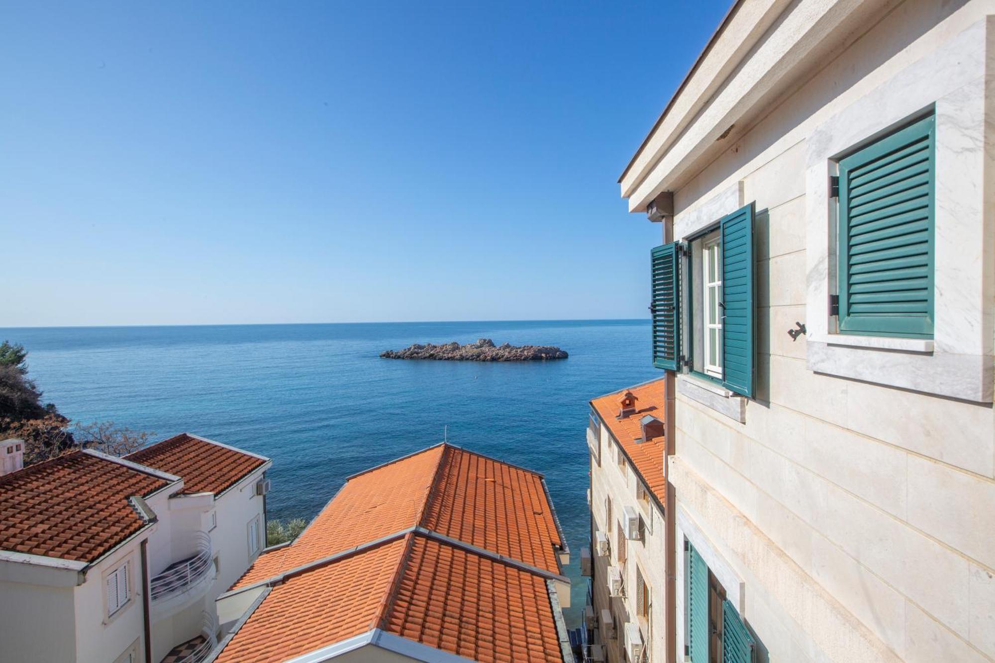 Montesan Luxury Apartment Beach Front Sveti Stefan Bagian luar foto