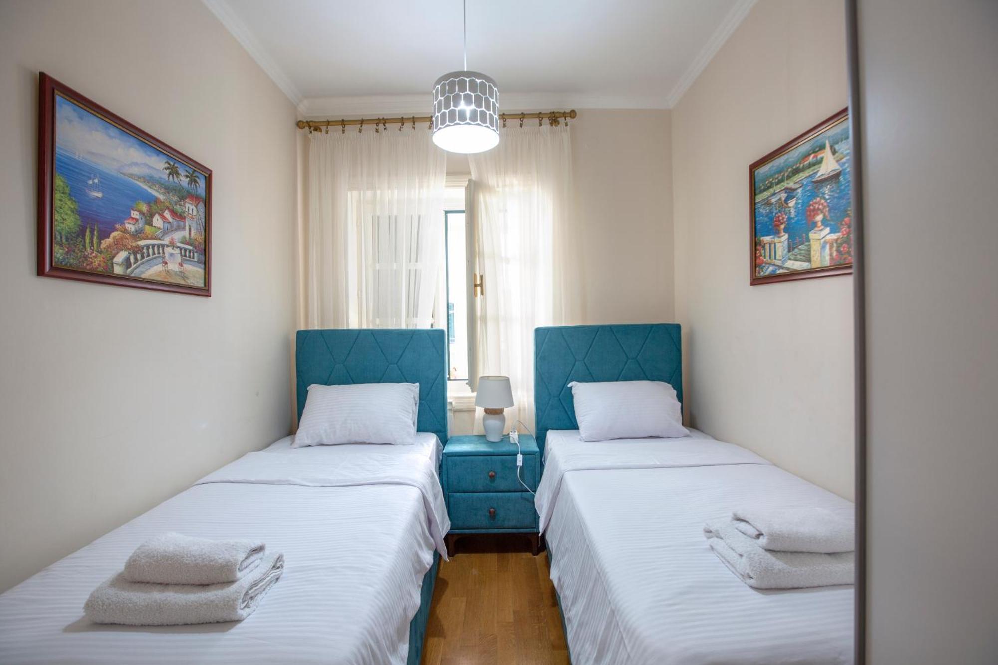 Montesan Luxury Apartment Beach Front Sveti Stefan Bagian luar foto