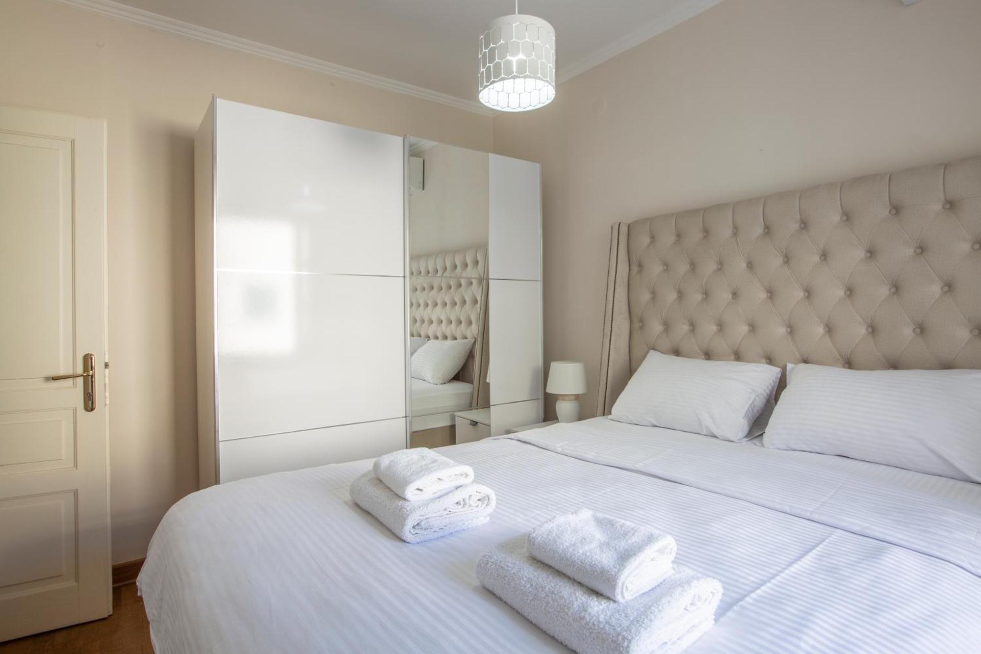 Montesan Luxury Apartment Beach Front Sveti Stefan Bagian luar foto