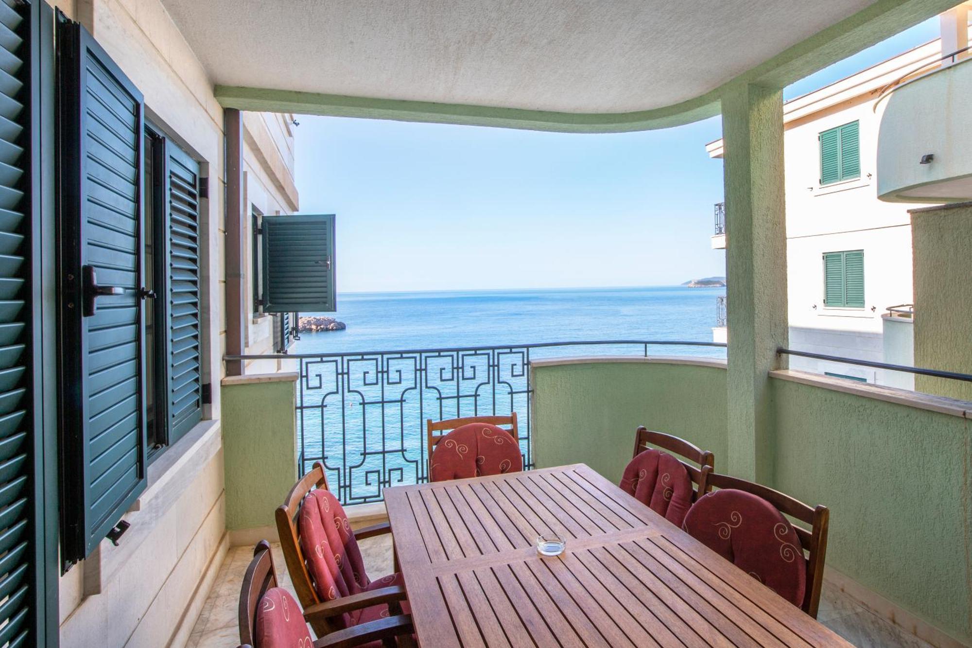 Montesan Luxury Apartment Beach Front Sveti Stefan Bagian luar foto