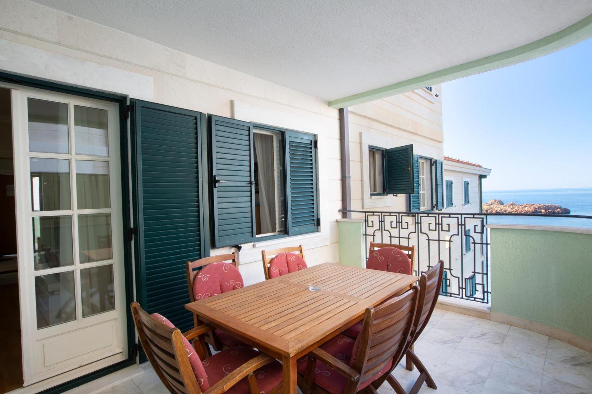 Montesan Luxury Apartment Beach Front Sveti Stefan Bagian luar foto