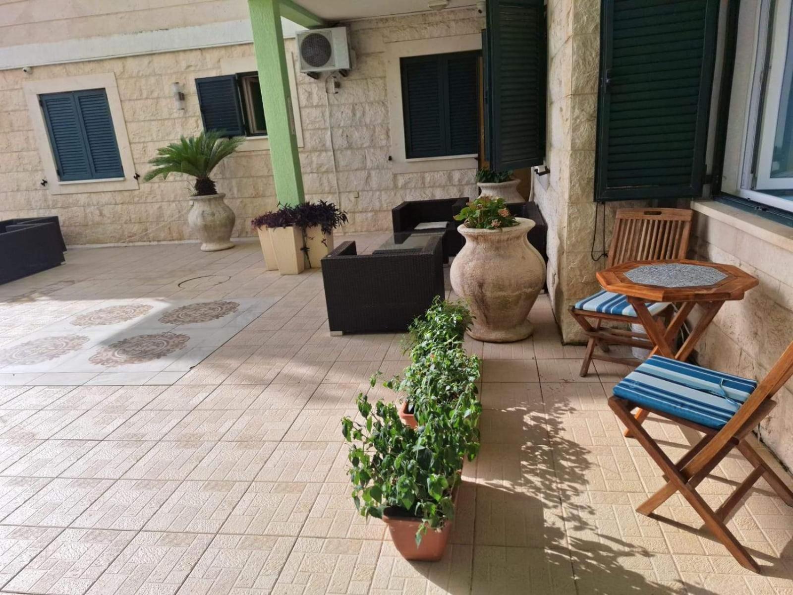 Montesan Luxury Apartment Beach Front Sveti Stefan Bagian luar foto