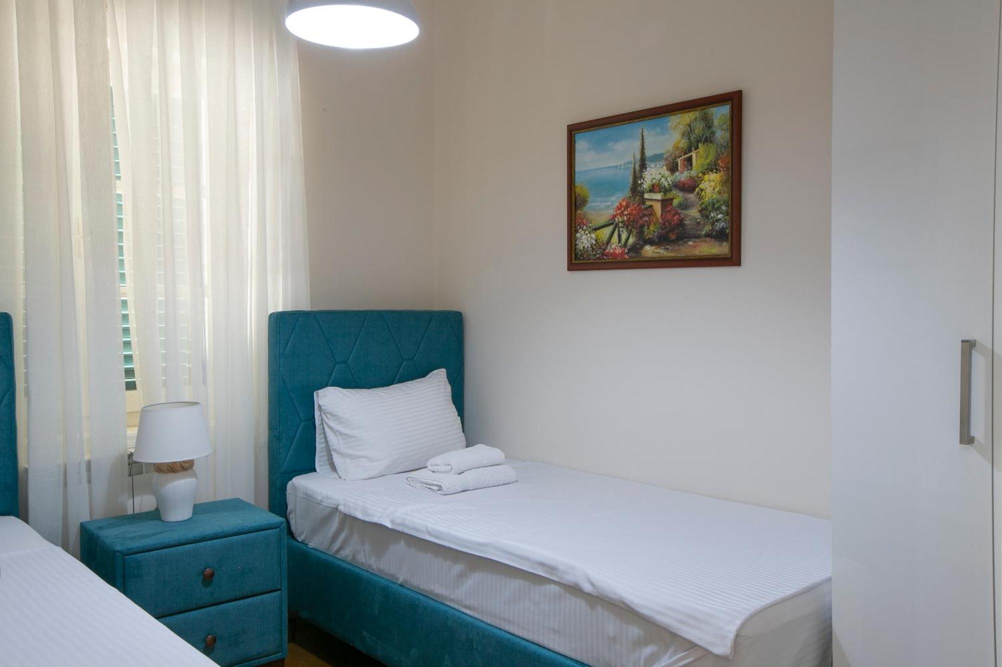 Montesan Luxury Apartment Beach Front Sveti Stefan Bagian luar foto