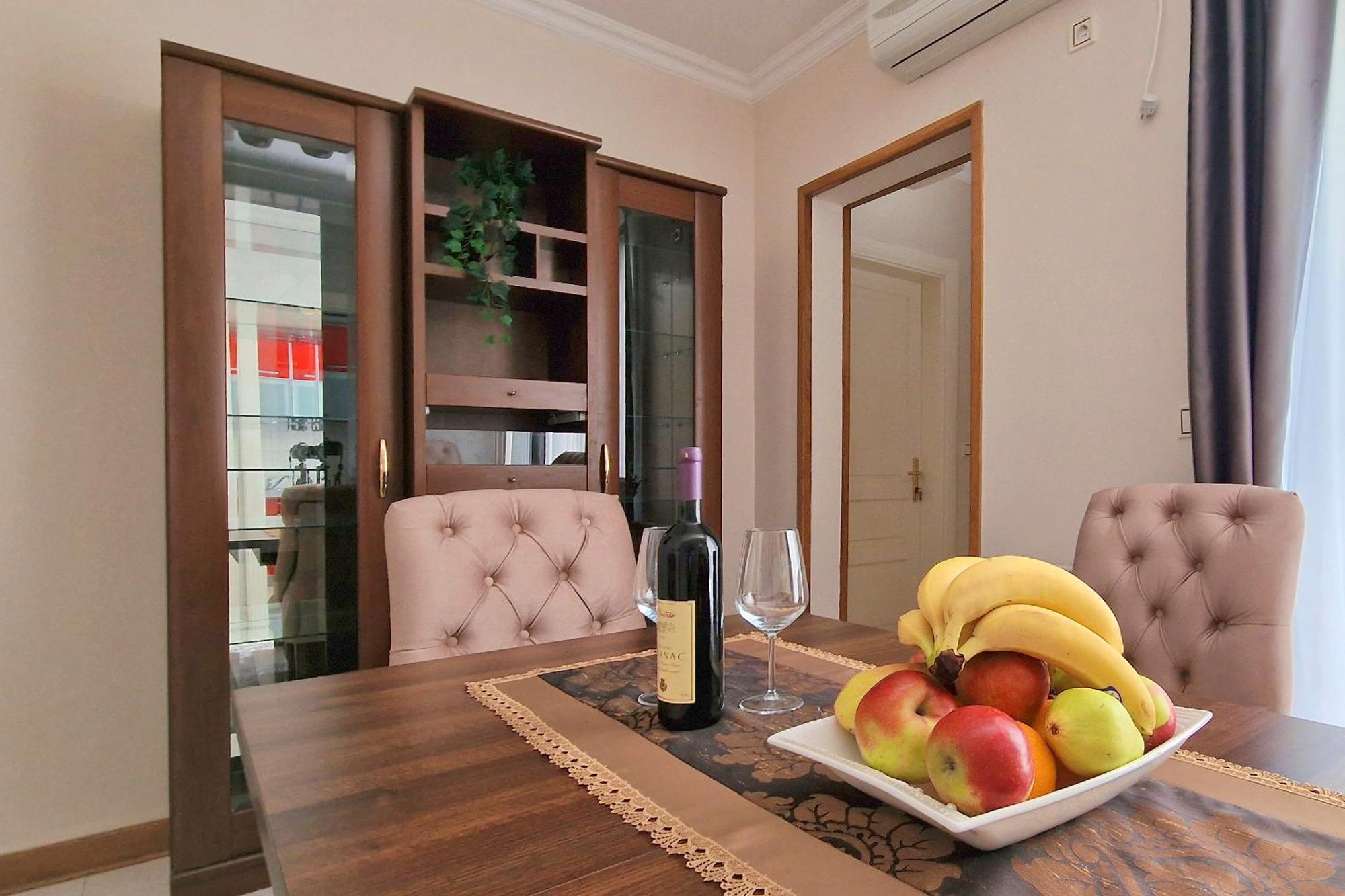 Montesan Luxury Apartment Beach Front Sveti Stefan Bagian luar foto